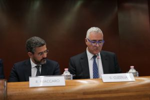 da sx Riccardo Fraccaro sottosegretario alla Presidenza del Consiglio dei Ministri e Stefano Cuzzilla presidente 4.Manager